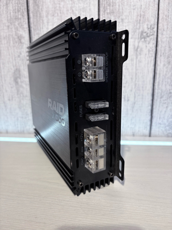 Авто усилитель Raider 1.500