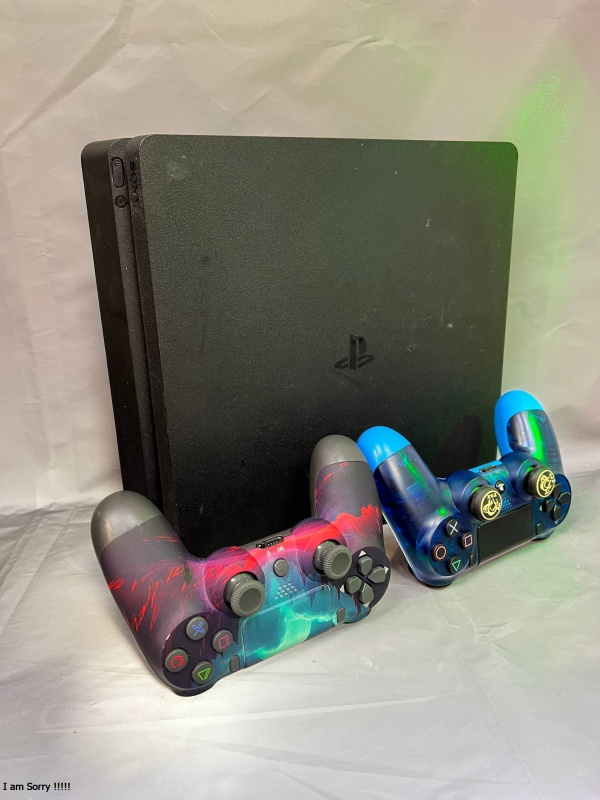 Игровая приставка PlayStation 4 slim
