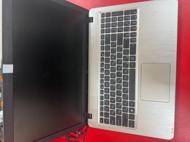 Ноутбук ASUS R540Y
